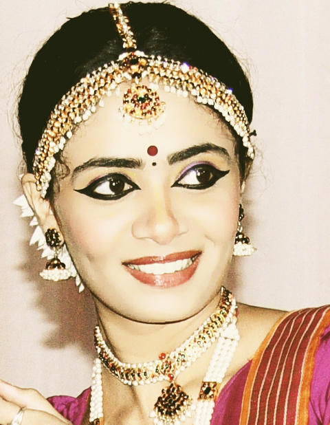 gracysinghdancetroupe.com : Dharna Thaker