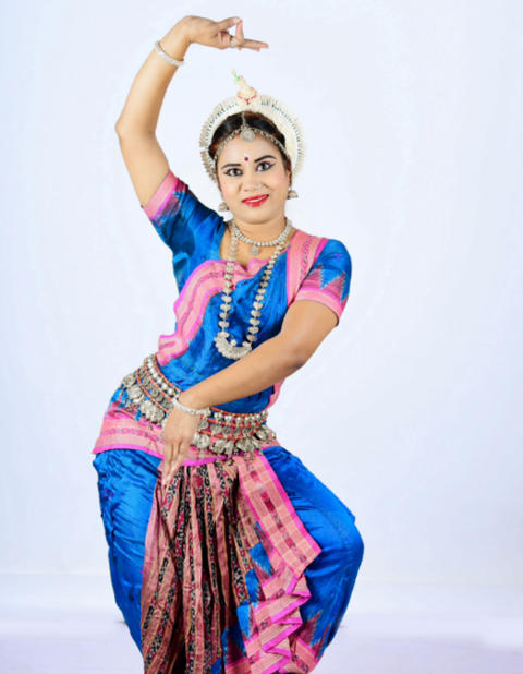gracysinghdancetroupe.com : Dipali Tikam