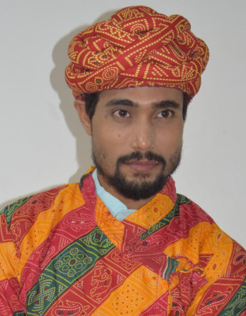 Gracy Singh Dance Troupe: Bittoo Roy